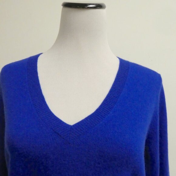 Halogen Nordstrom blue v neck cashmere sweater L - Picture 2 of 6